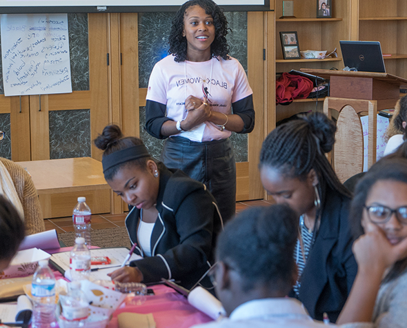 学生 at the 黑人女性领先 Empower Aspire 和 Dedicate Summit.